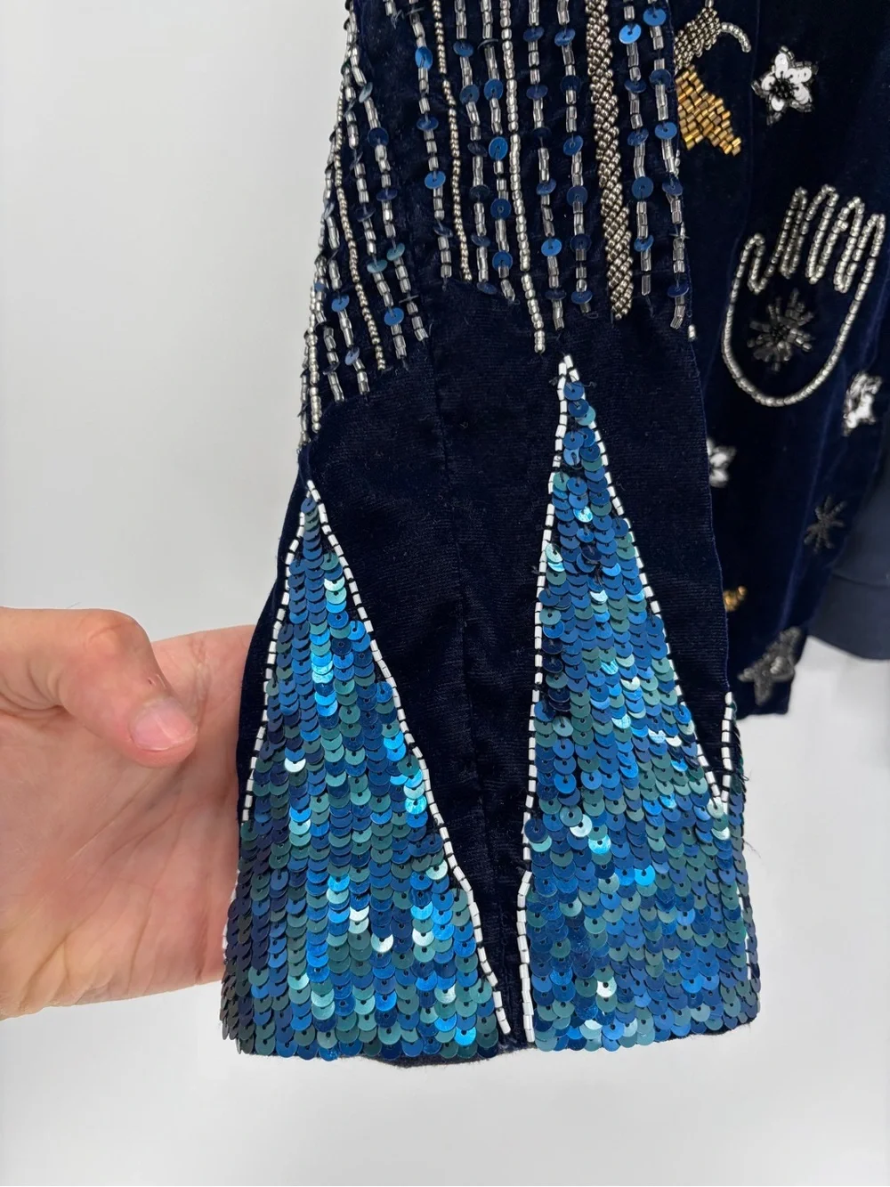 Vilagallo Anthropologie Navy Velvet Beaded Sequin Embellished Jacket Blazer US 6